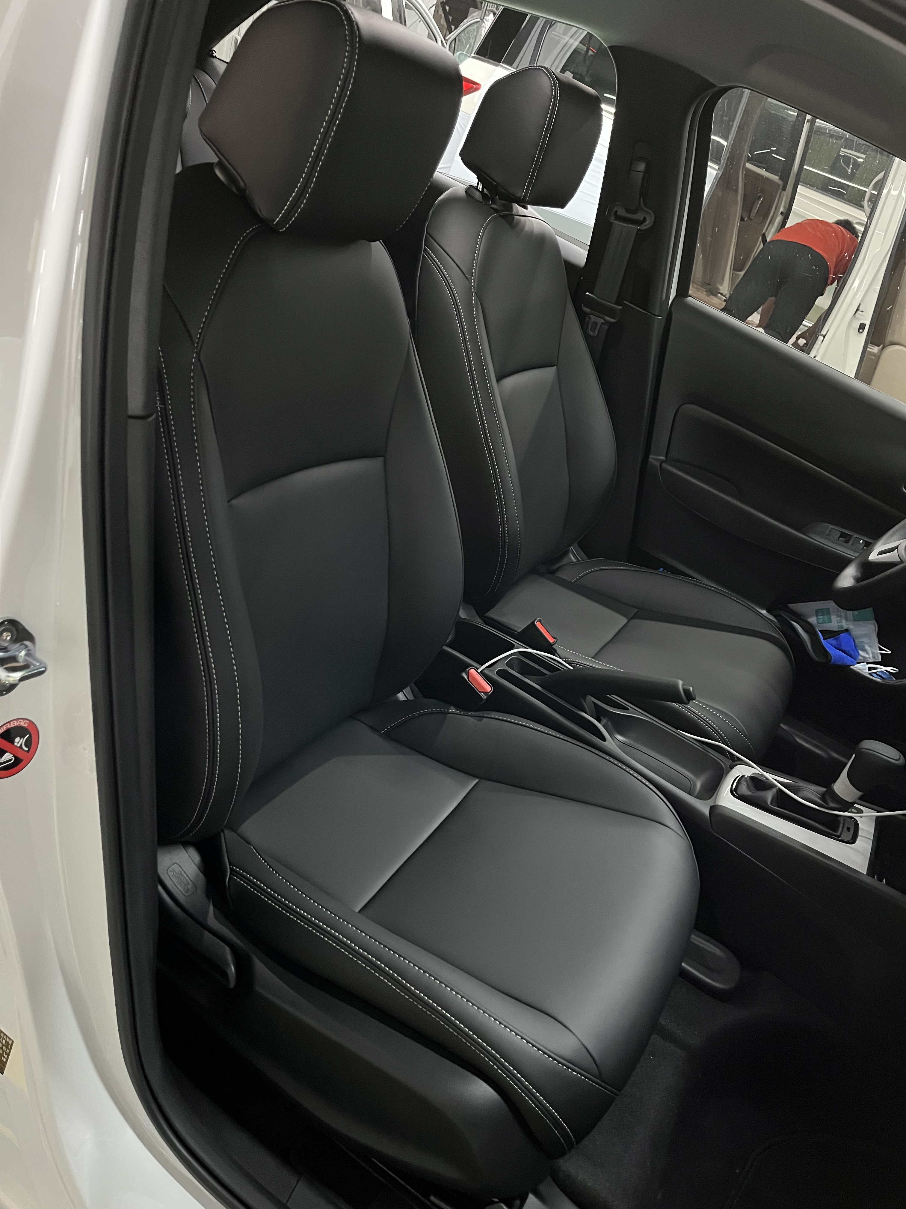 本田飞度座椅织布换真皮