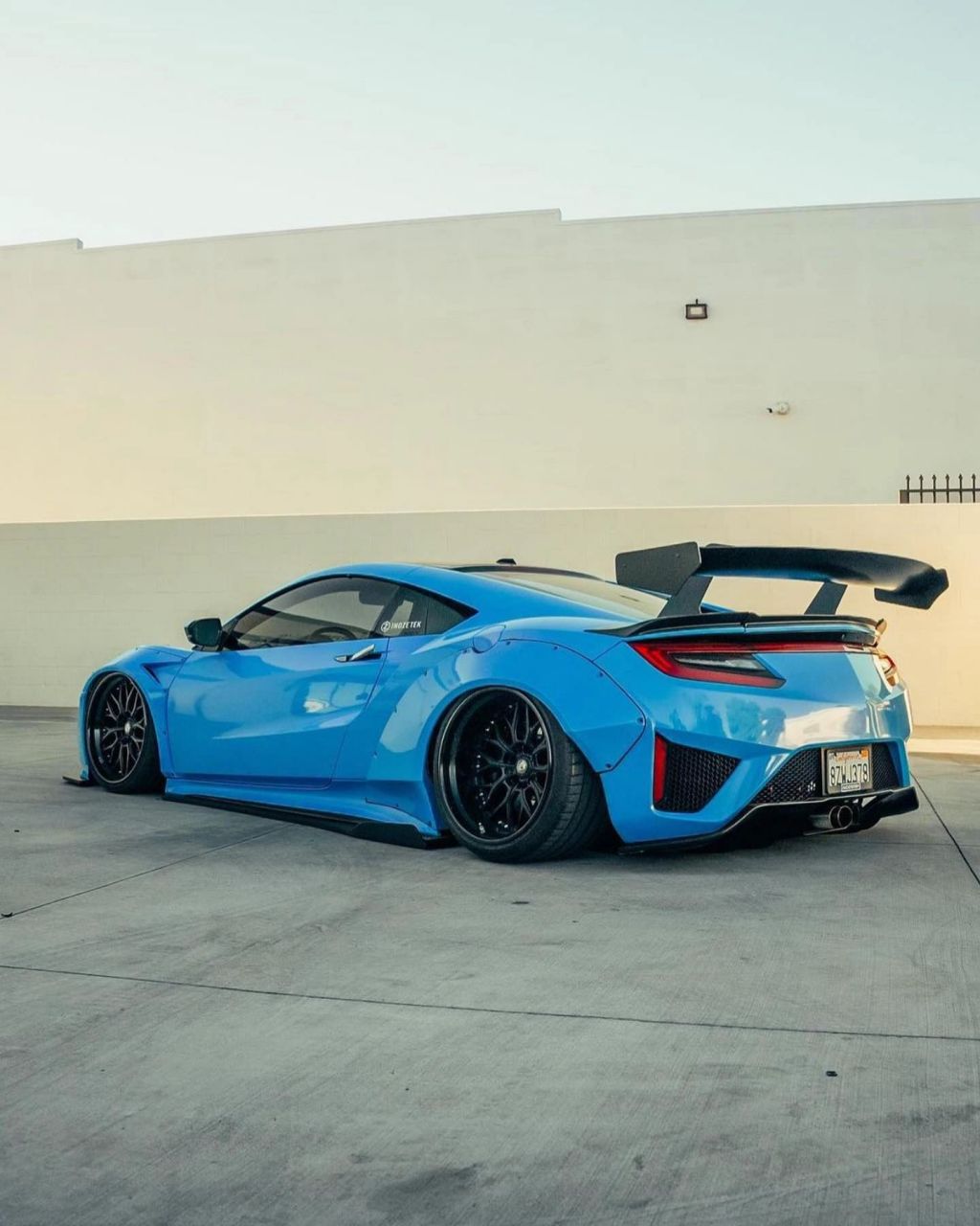 低趴姿态 本田nsx