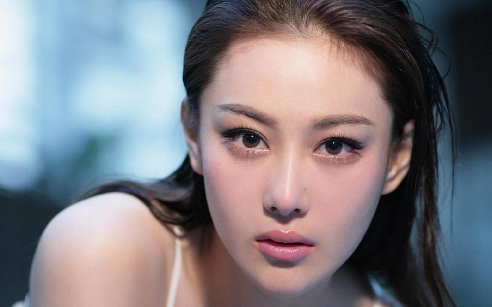 张馨予在网络直播的时候,关闭了礼物打赏功能,然后对着直播间的粉丝