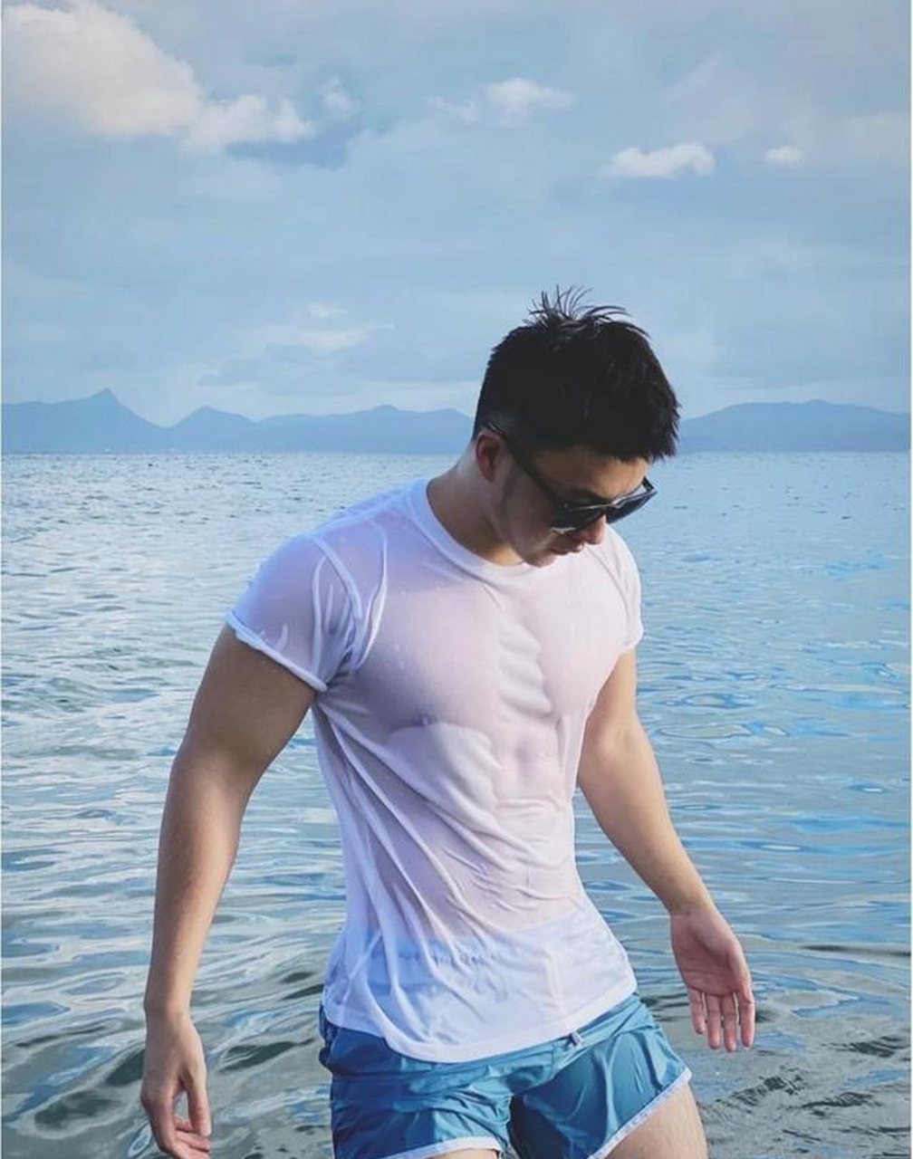 "男人会心疼生他的母亲,却不心疼为他生孩子的母亲,认为女人生孩子是