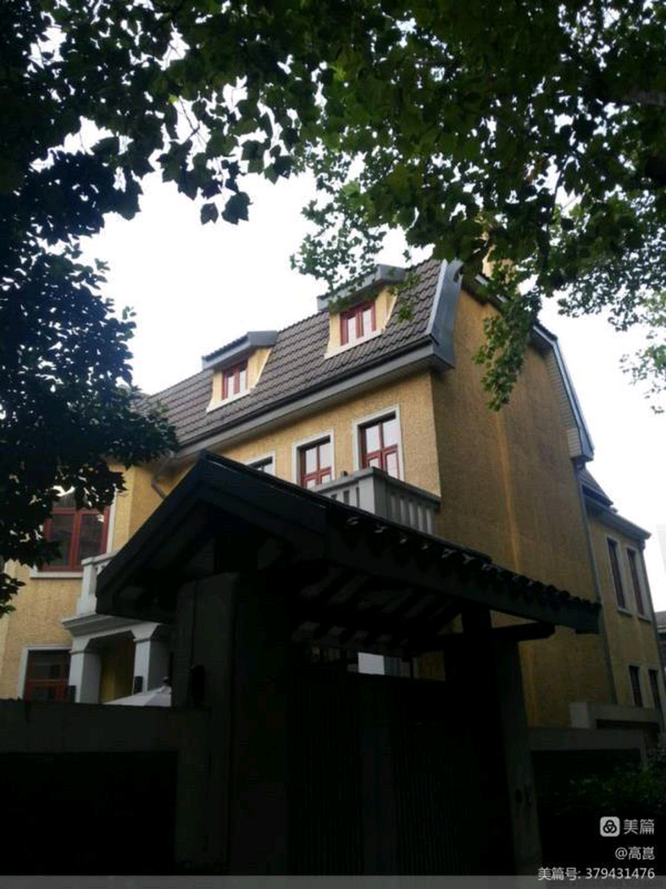 南京颐和路公馆区位于南京市鼓楼区,以宁海路广场环岛为中心,放射形