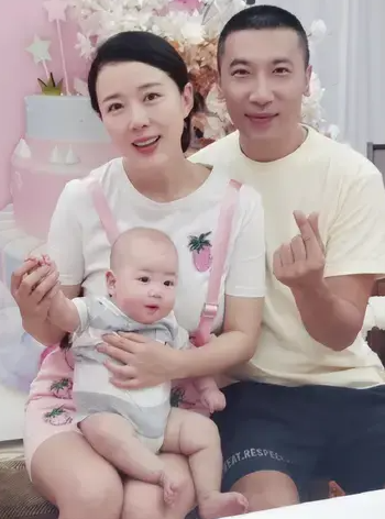 回顧:顏丹晨結婚,老公孟浩強變化不大,她卻像