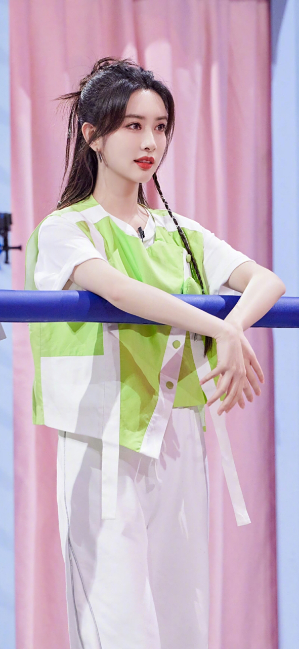 孟子义参加娱乐活动太美了