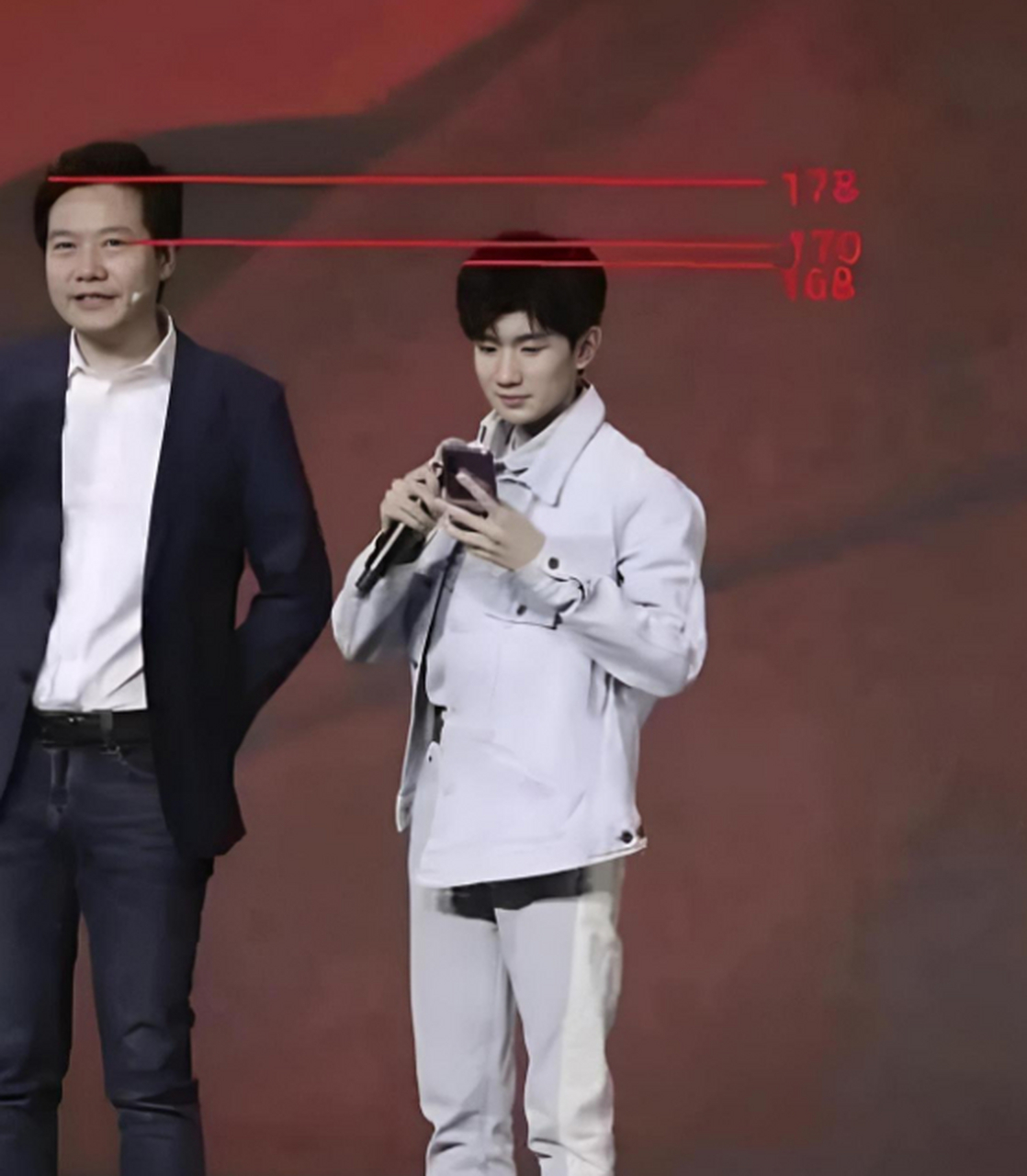 王源的身高有望继续增长,而他的帅气指数也将不断提升.