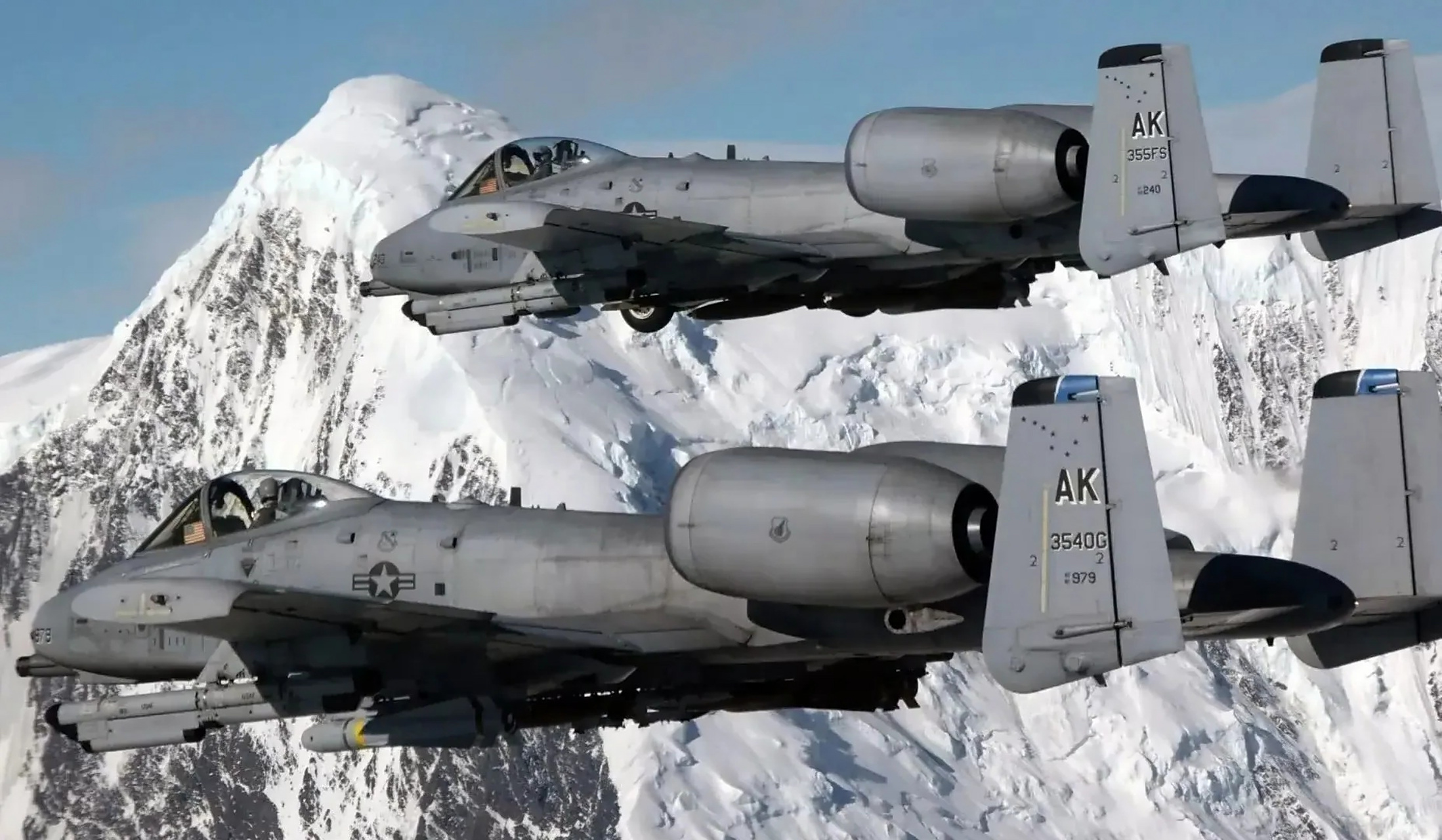 战机欣赏:美国空军 a-10"疣猪"攻击机,在拥有制空权的情况下,是一款扫