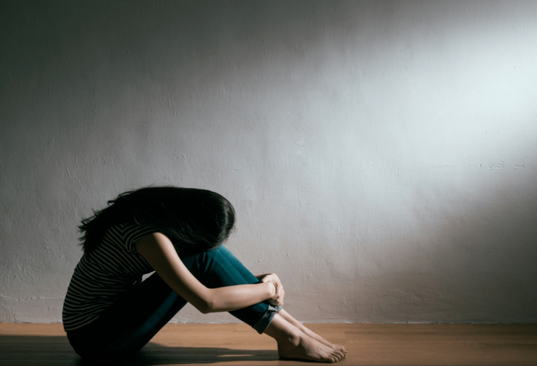 我纠结徘徊了好久,负债高筑,如果守着目前的固定工资穷其一生都在