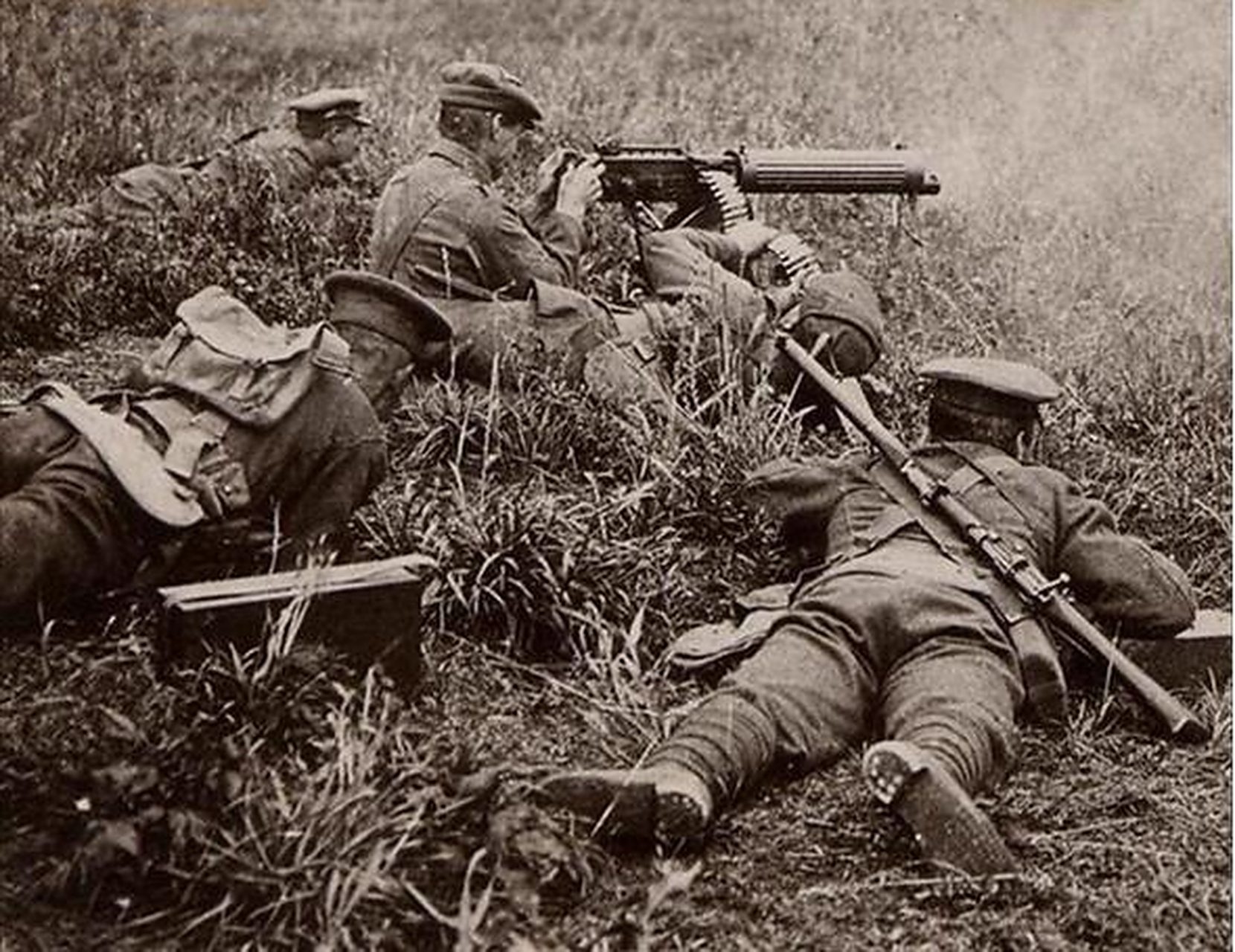 世界上第一种真正以火药燃气为能源,可自动射击的武器——马克沁机枪