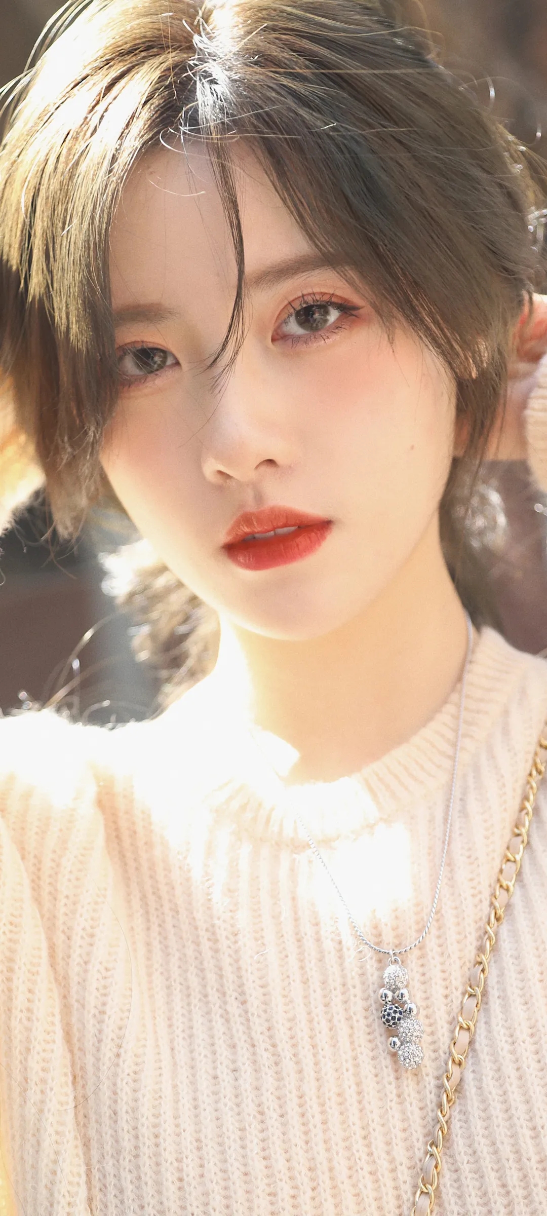 抖音网红美女梨涡允允手机壁纸