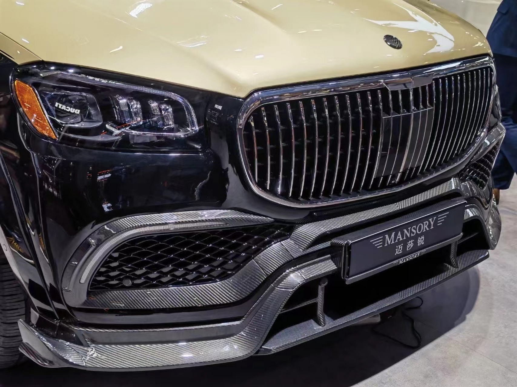 平行进口奔驰gls450改装迈莎锐