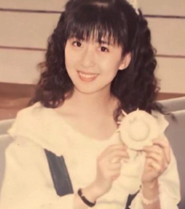 曝出轨事务女性助理的知名女明星,前丈夫发表激烈言辞