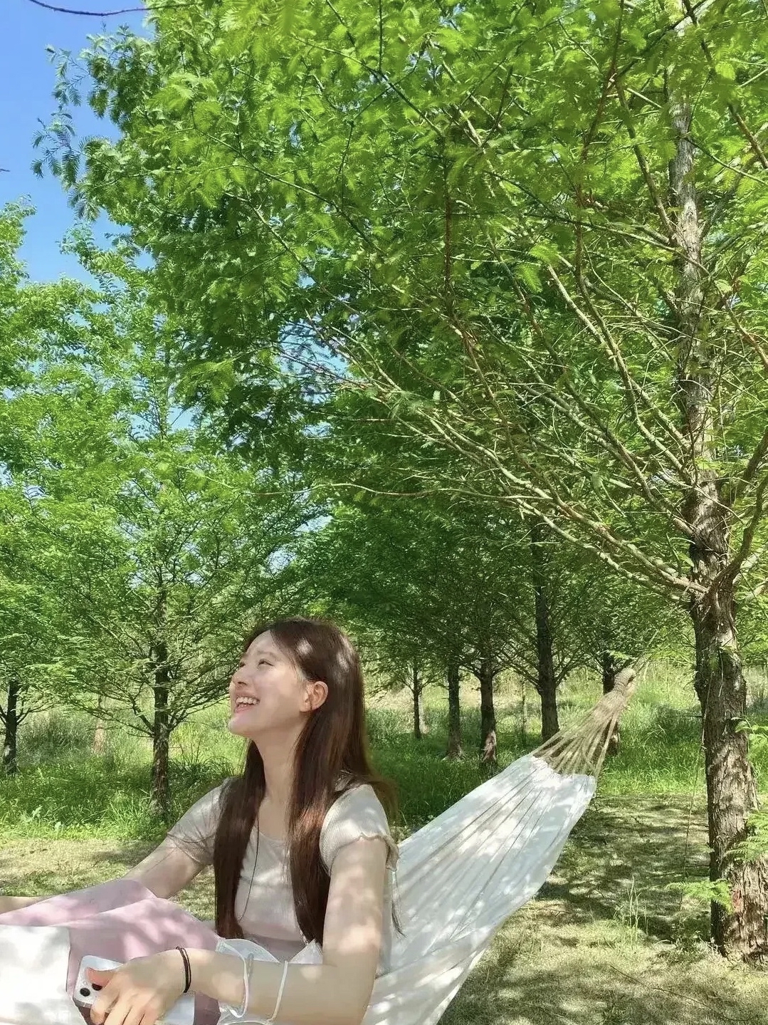 不愧是成都第一美人,确实漂亮,长相甜美,穿着时尚,气质特别好