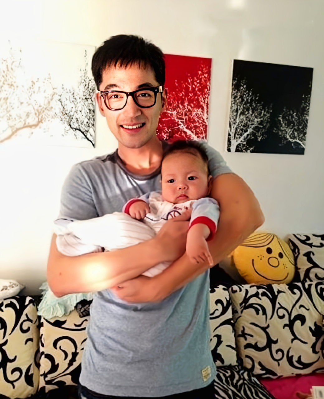 新晋奶爸胡歌畅聊感受,第一次抱女儿感觉像是抱豆腐!