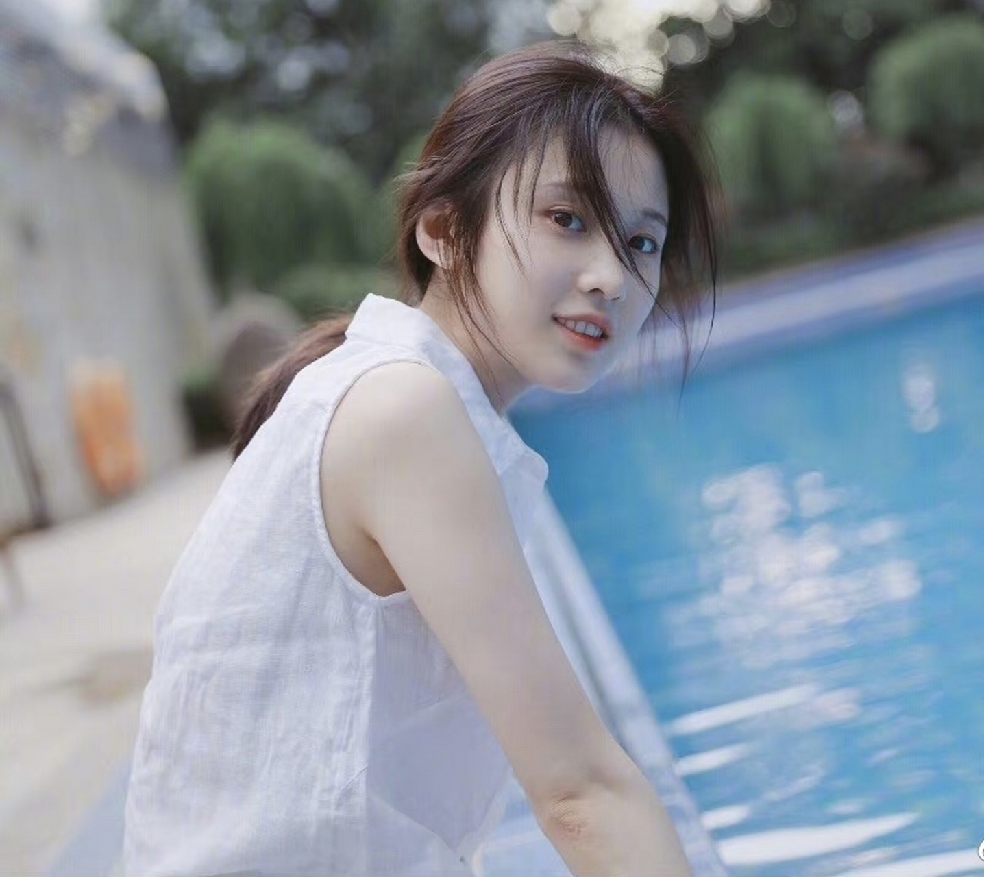 张慧雯这组照片我给99分,因为我怕她骄傲