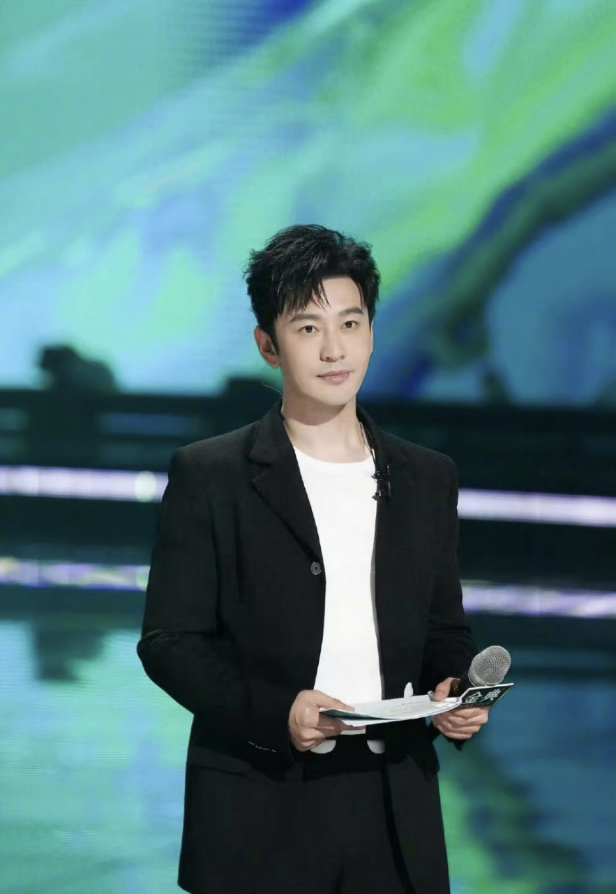 同样被批油腻,黄晓明:"很认真的评价,所以把自己心态放低"杨洋:"不要