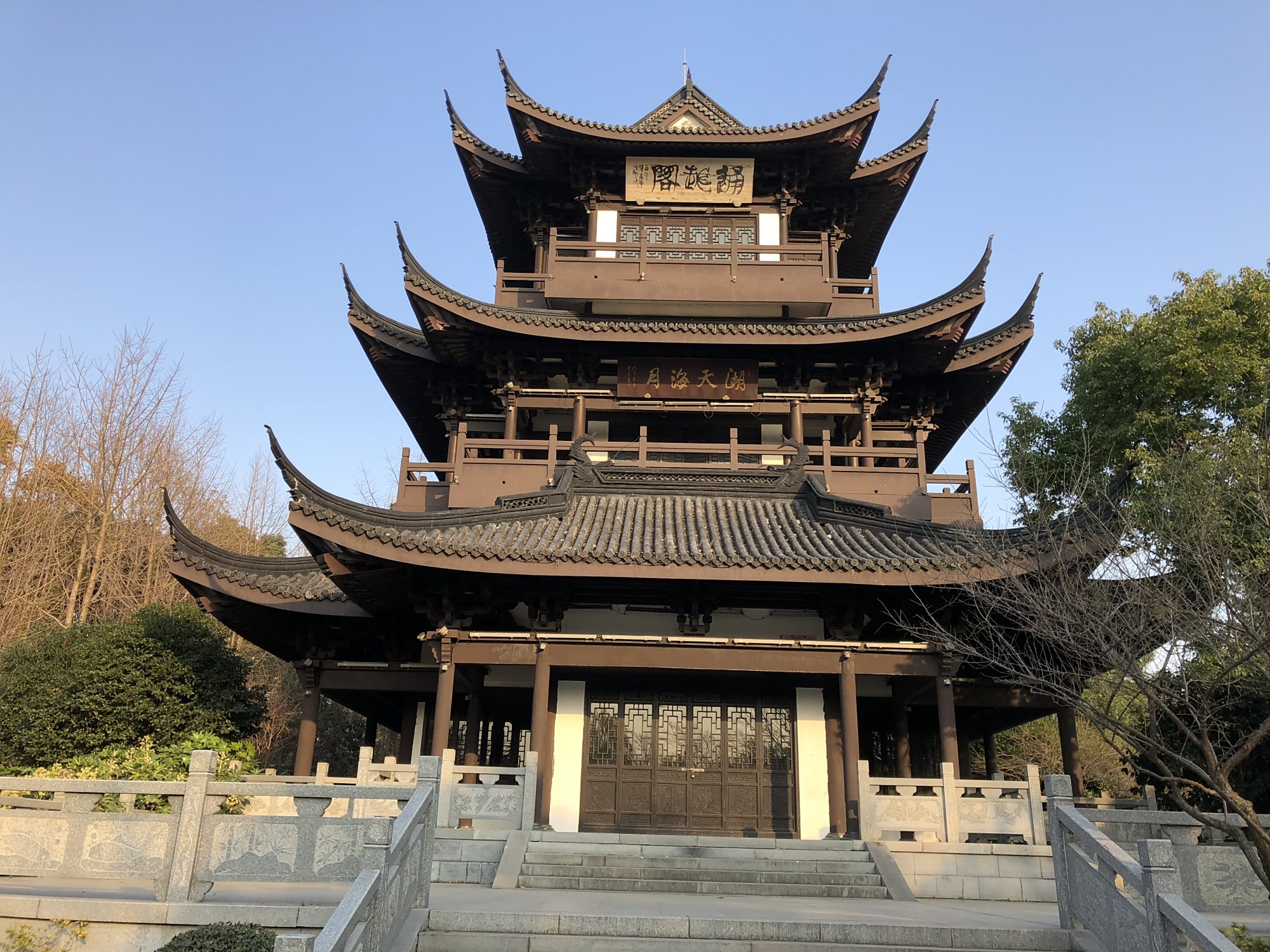 范蠡公园标志景观通越阁