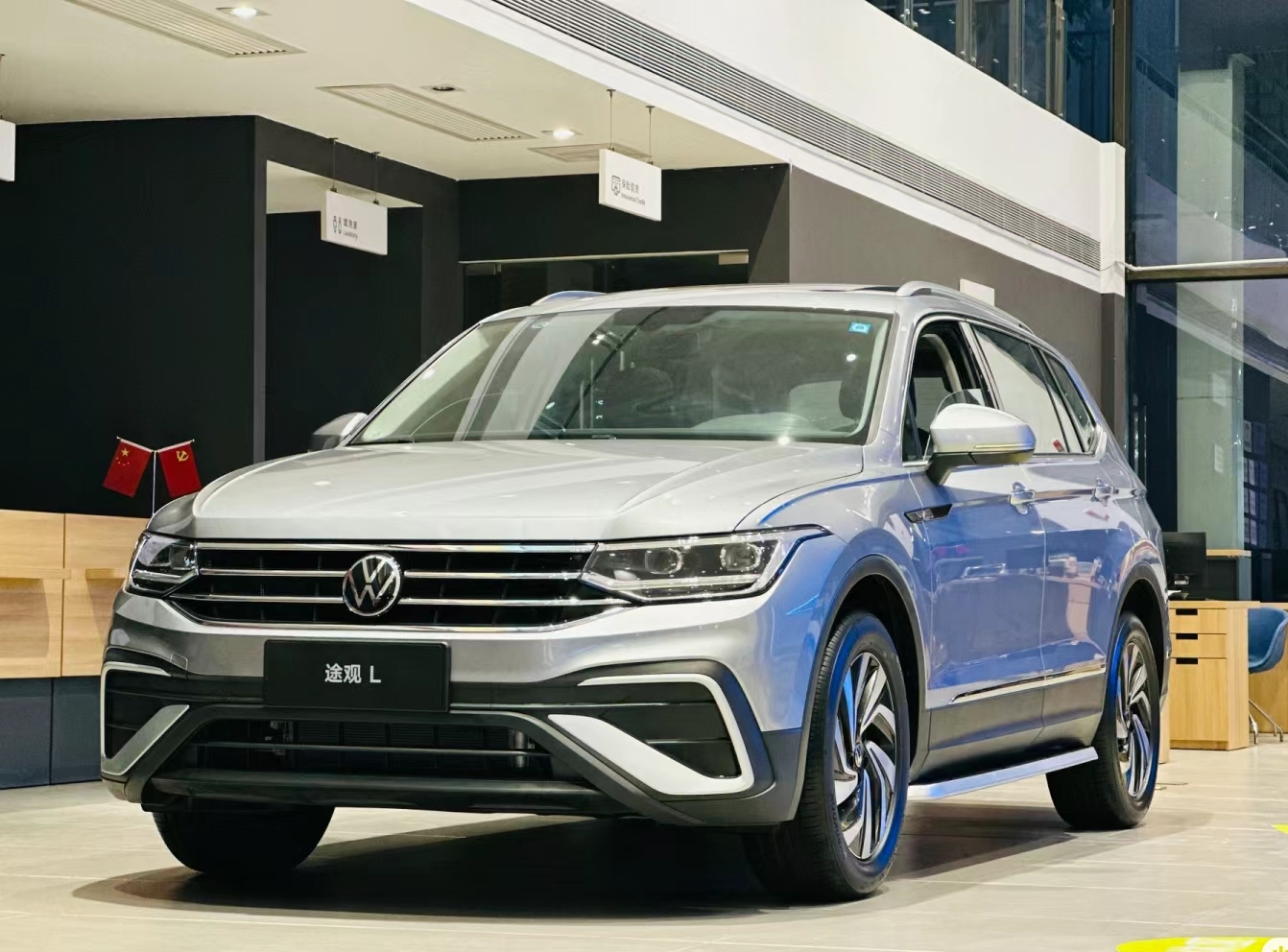 一汽大众途观l:时尚豪华的家庭suv