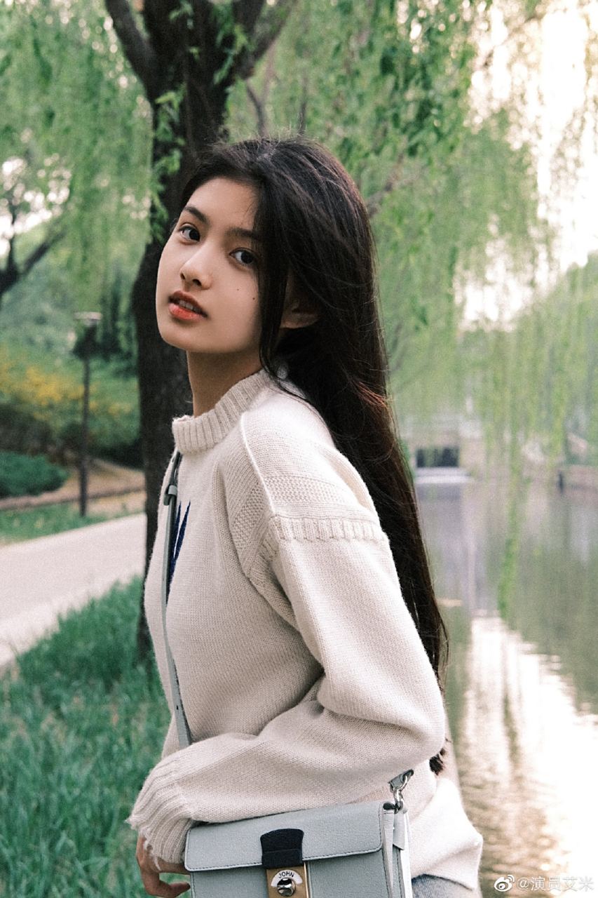 艾米高清壁纸头像(九)[小红花]