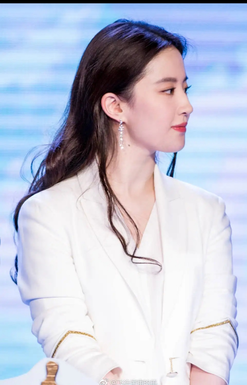 亚洲十大最美女明星排行榜2018年第一名刘亦菲,肤白似雪貌美如花