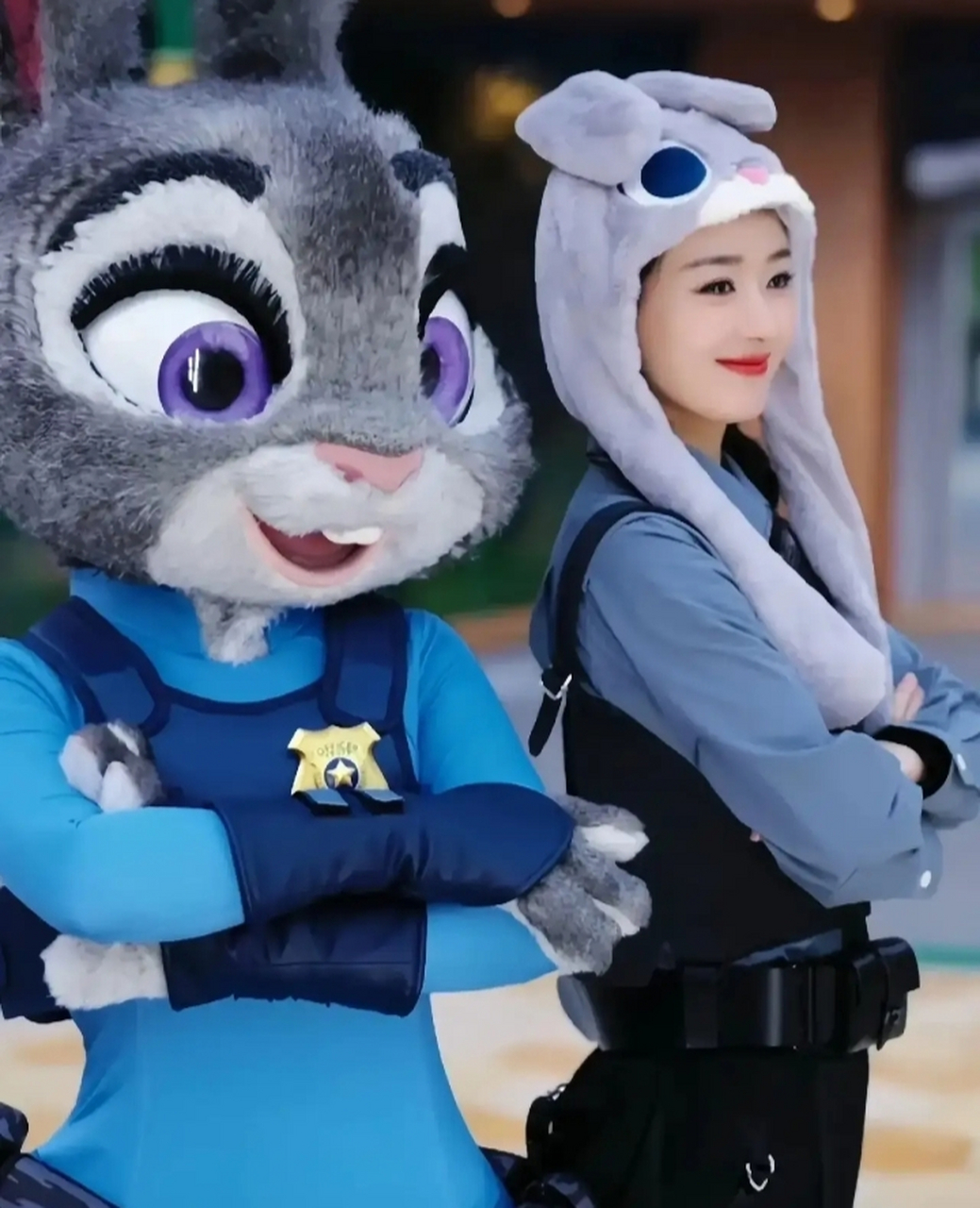 赵丽颖和迪士尼朱迪合照 好可爱的颖兔宝宝92,爱了爱了  真想不到