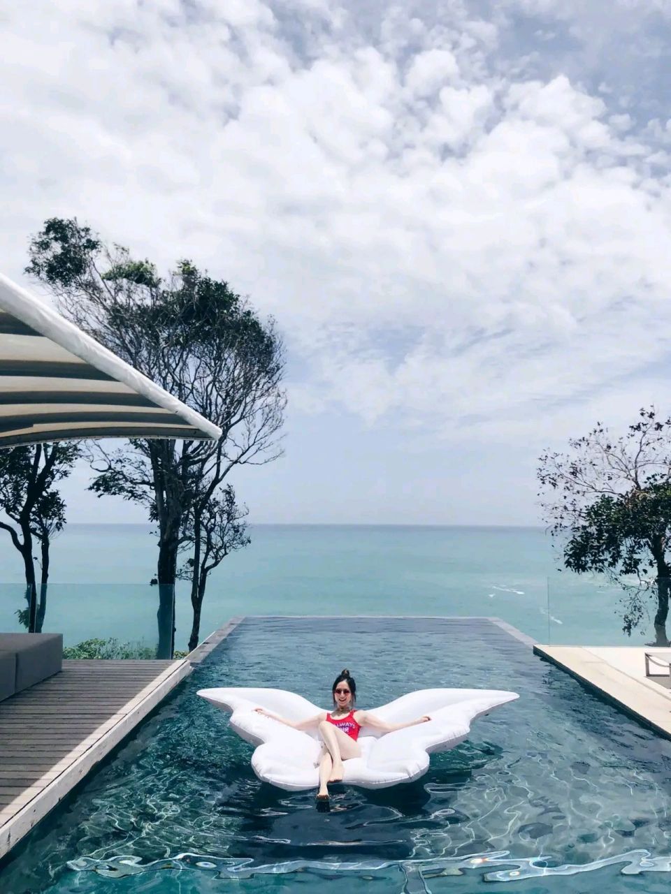 邓紫棋,夏日泳装美照