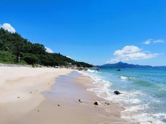 鲜有人知的深圳背仔角海滩