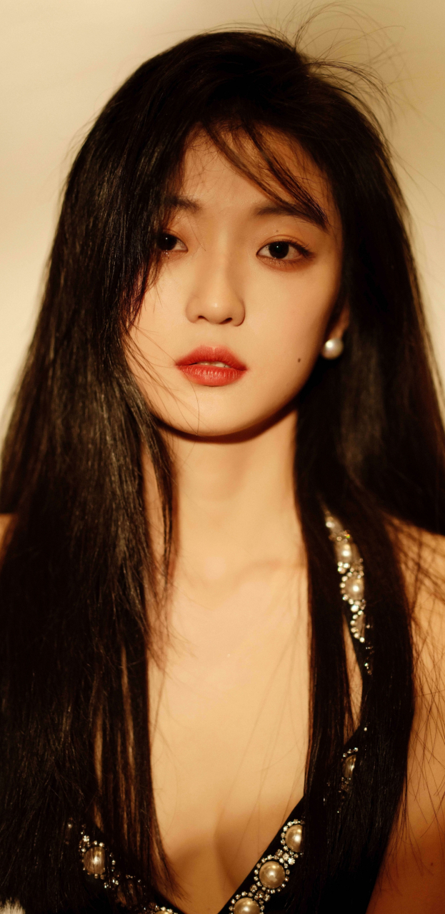 美女孙千深v吊带背心写真