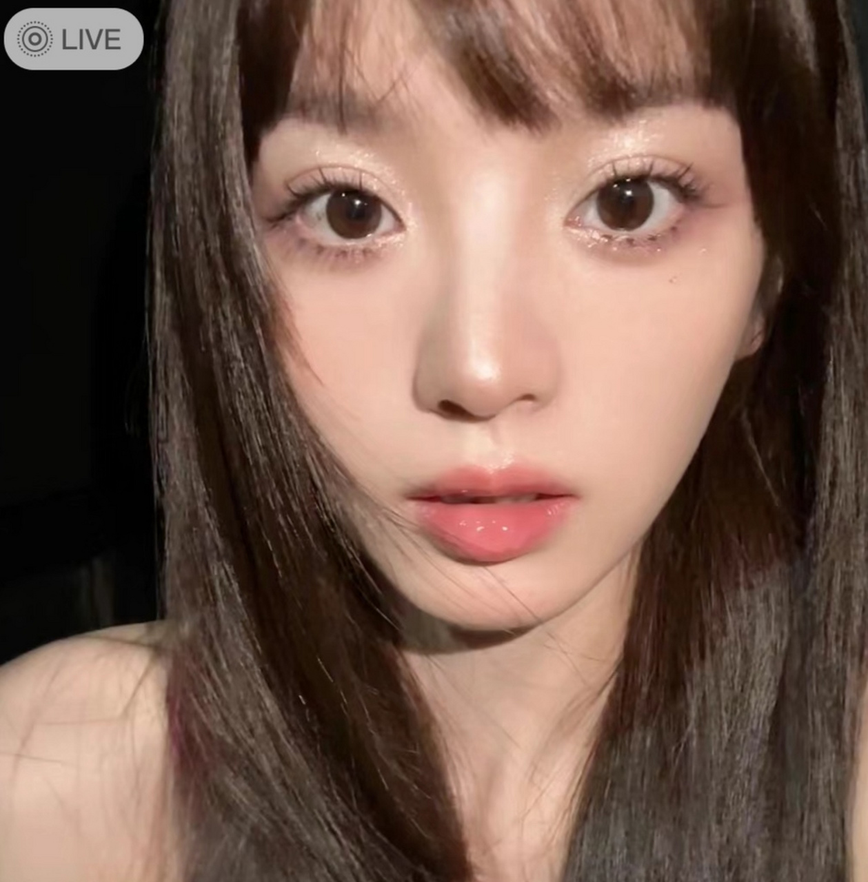 田曦薇这素颜跟化妆后有什么区别吗?[酸]天生当明星的料.