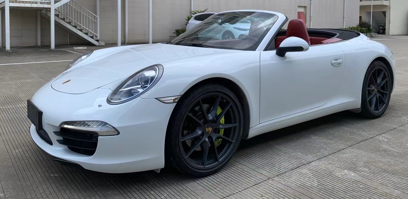 白富美私家车保时捷911敞篷