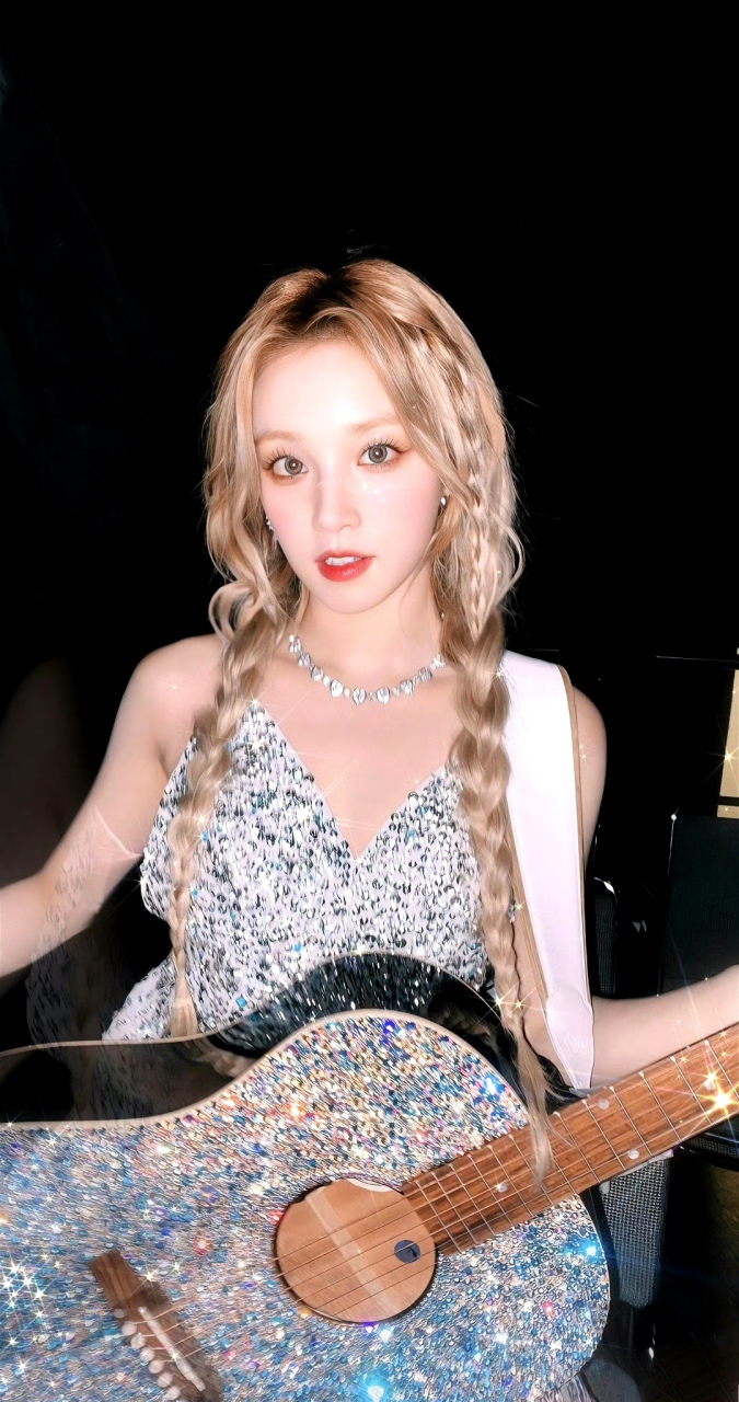 宋雨琦真的在舞台上发光,好闪啊!