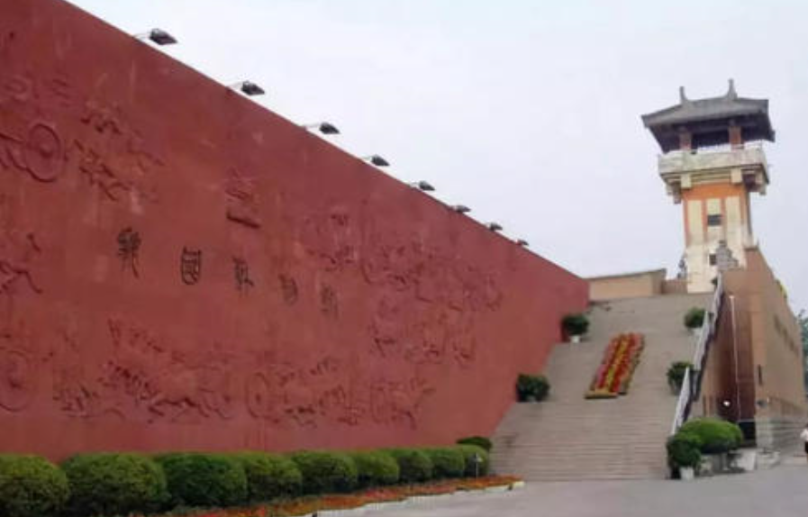 虢国博物馆:中国最早最大的车马坑群