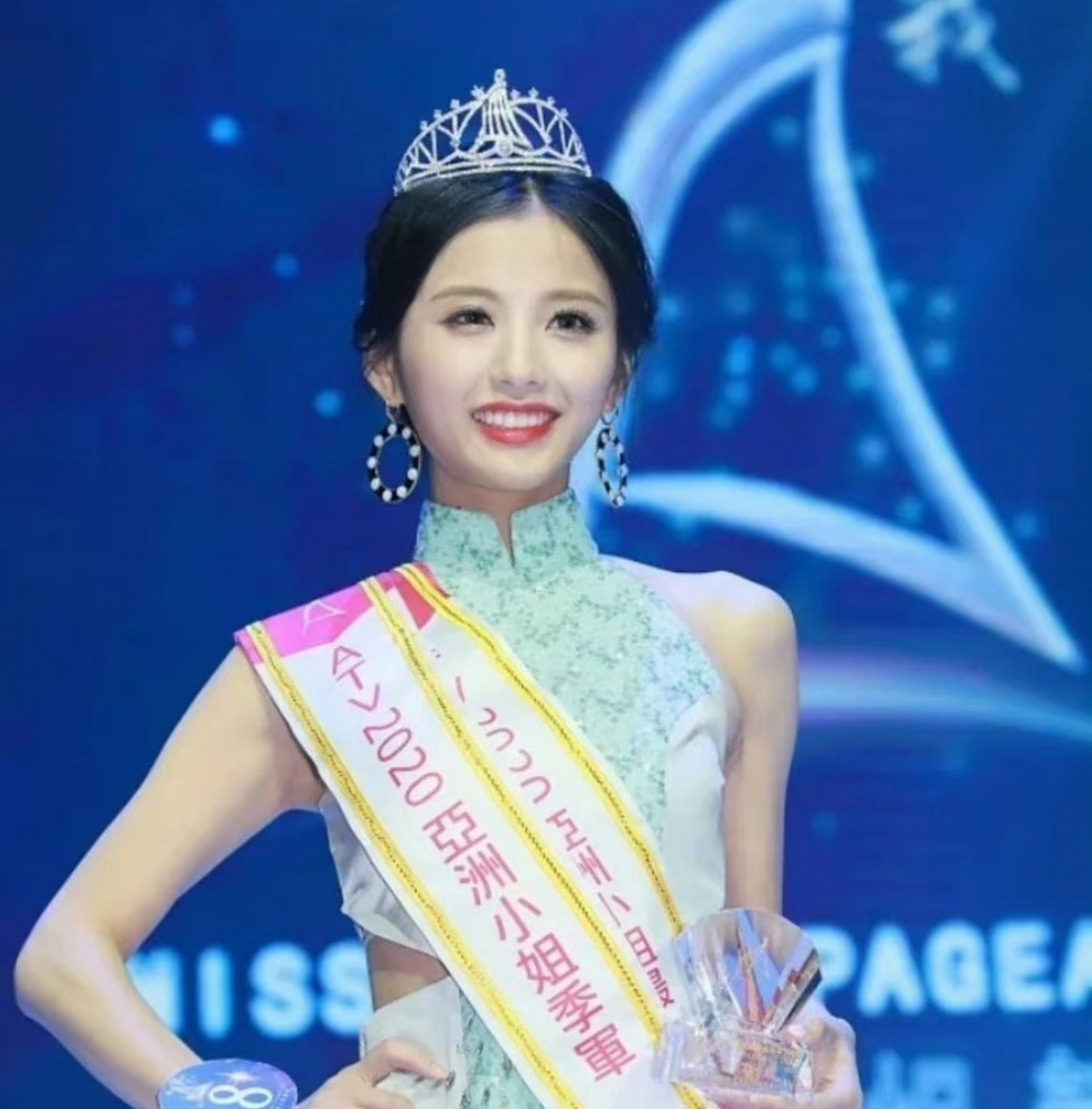 张翰的新女友竟然是港大理工科双学位学,哥伦比亚硕士,而且还是选美