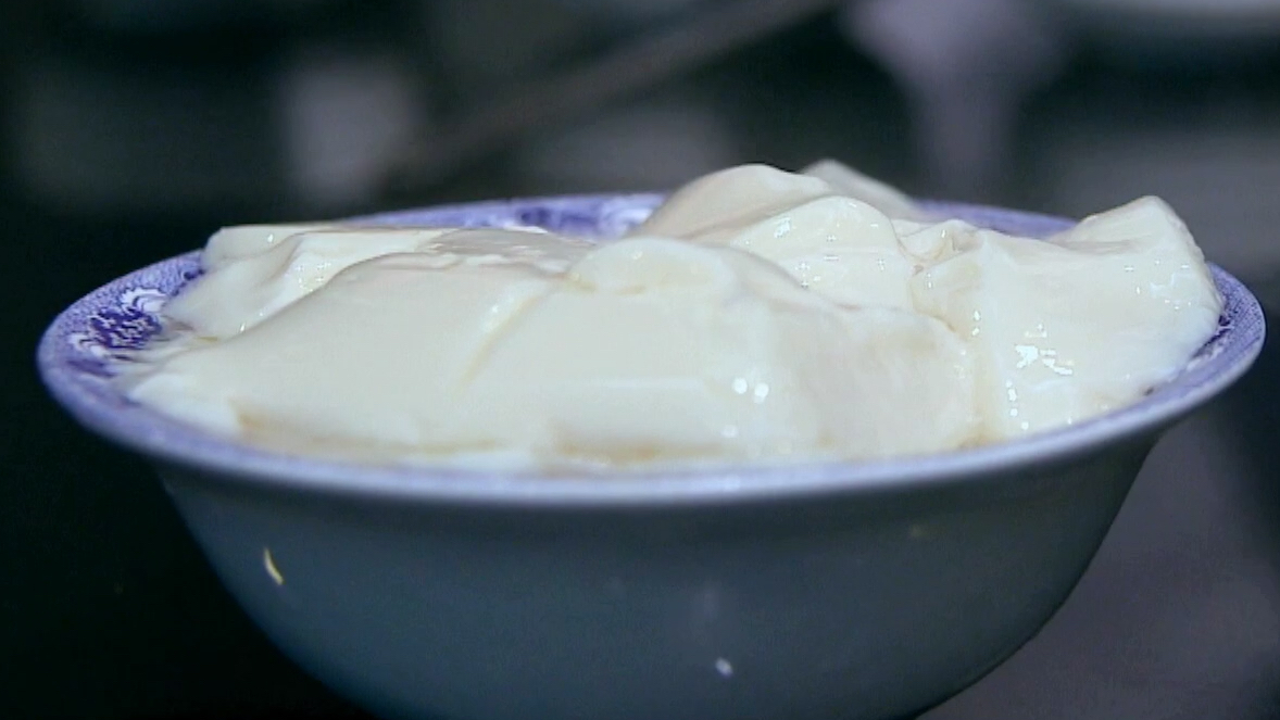 看风味人间,豆腐脑是咸的还是甜的