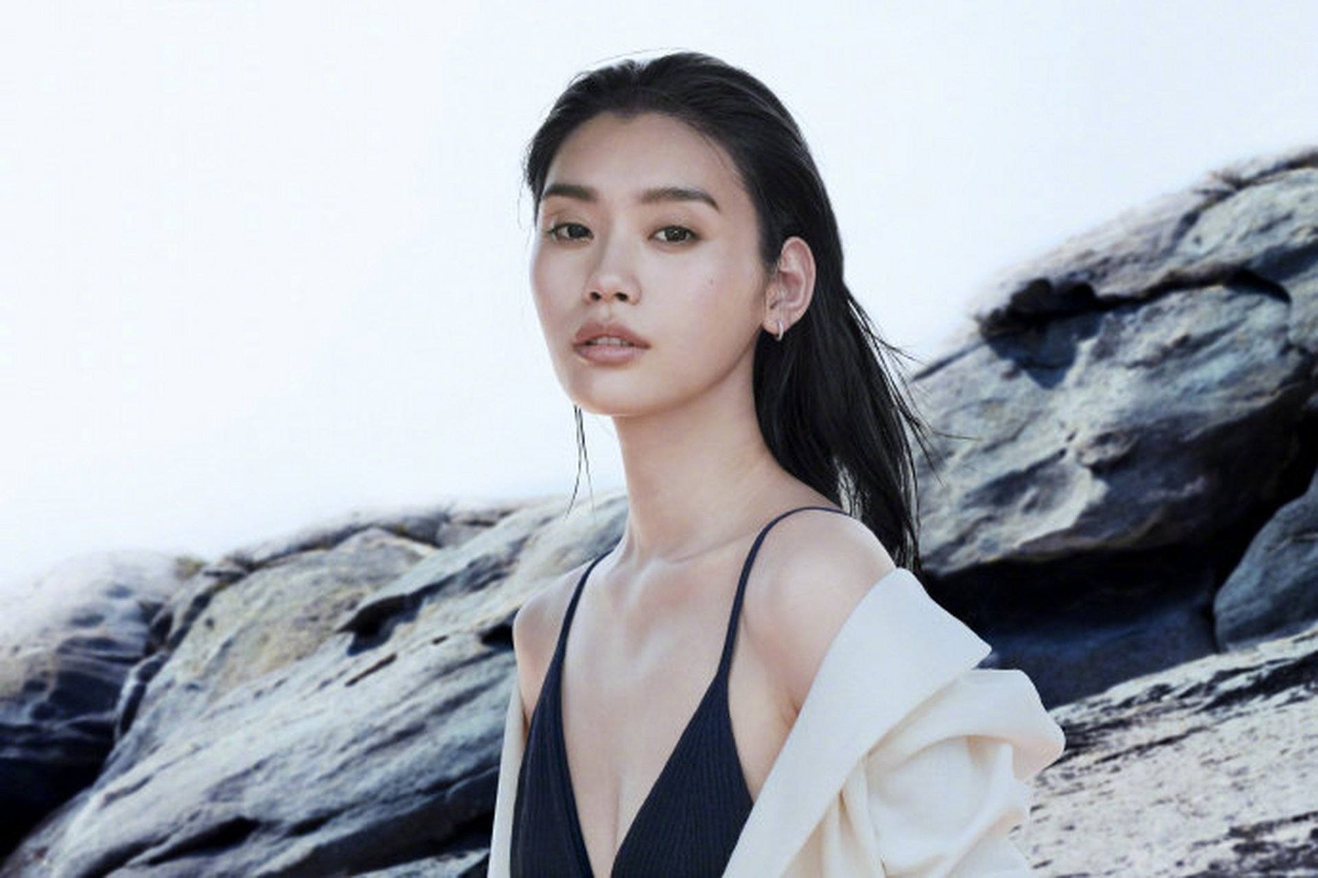 奚梦瑶是一位中国的模特和演员,是一位甜美,精致的东方美人,长相甜美