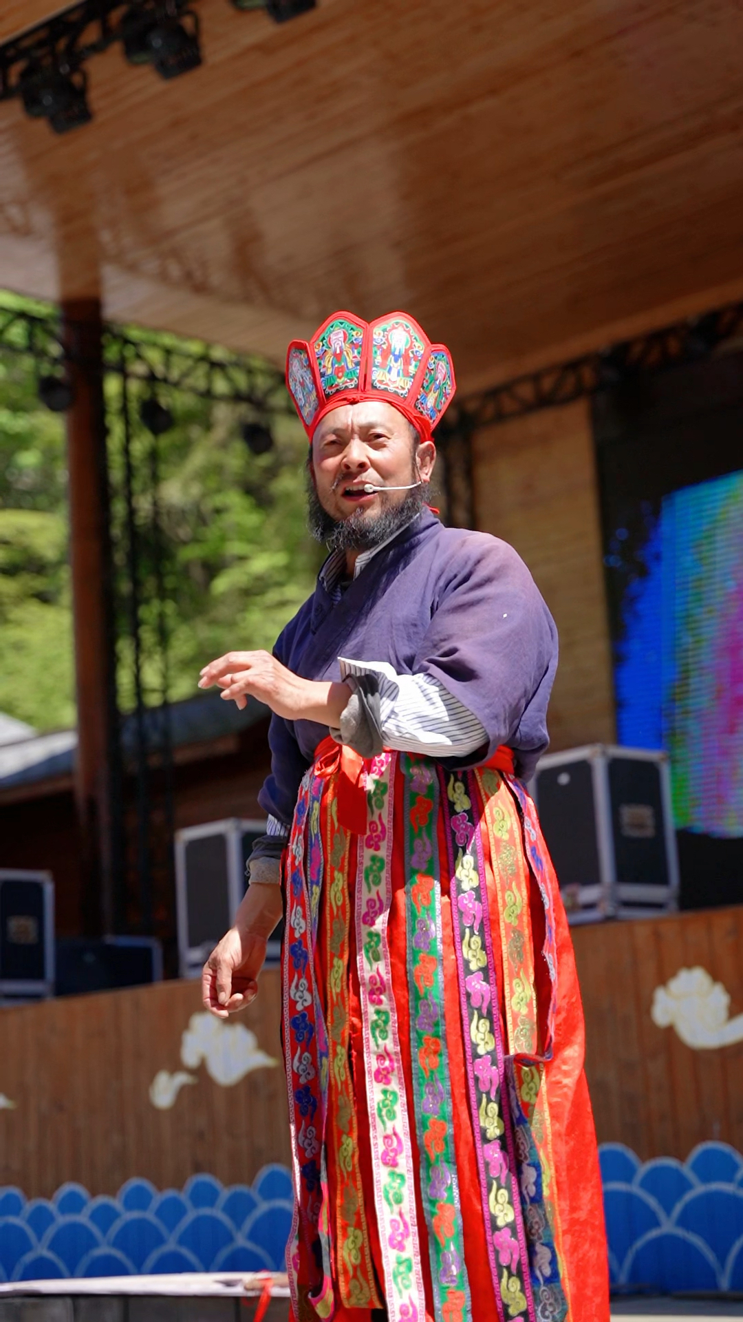 民间傩戏上刀山