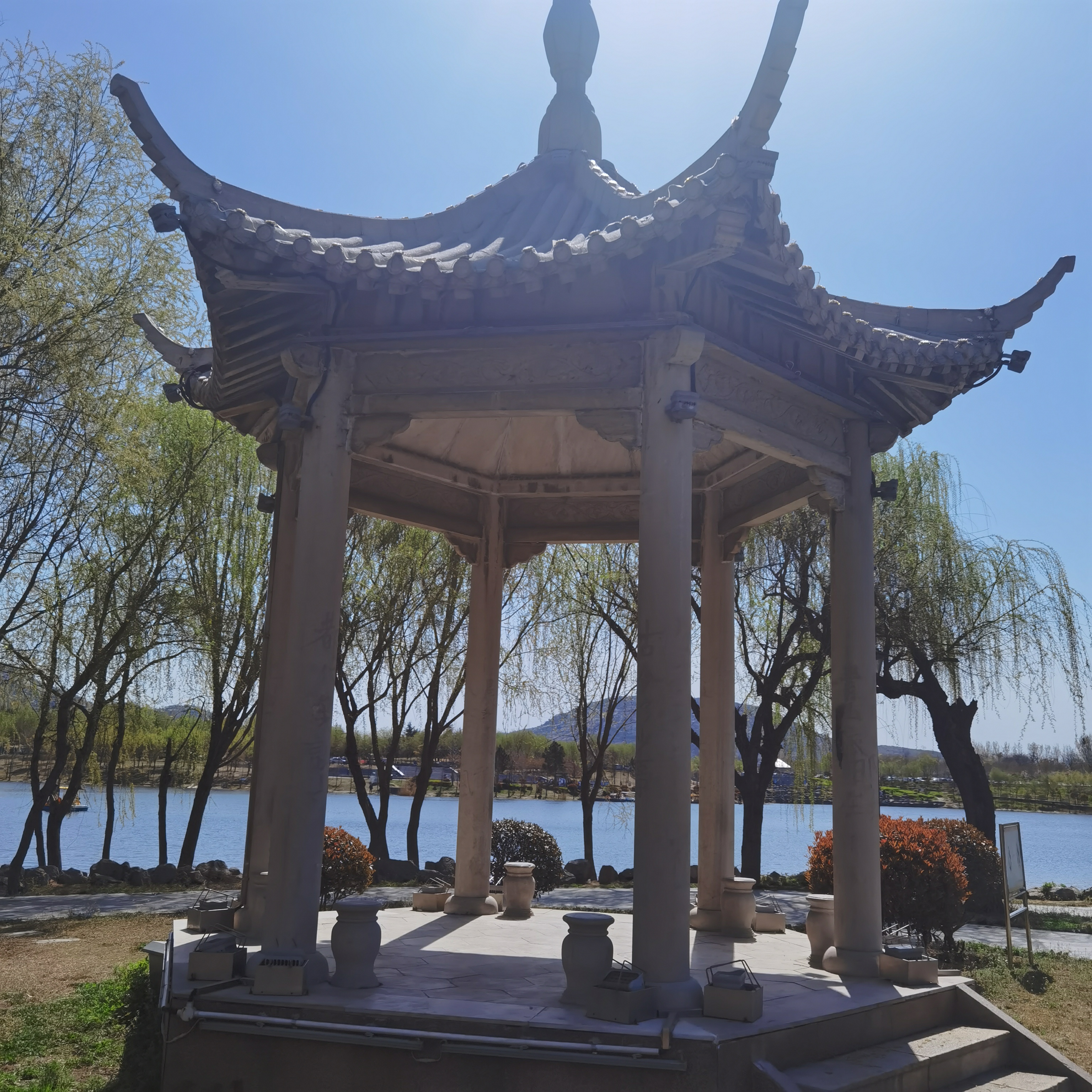 邹城春天里的唐王湖美景