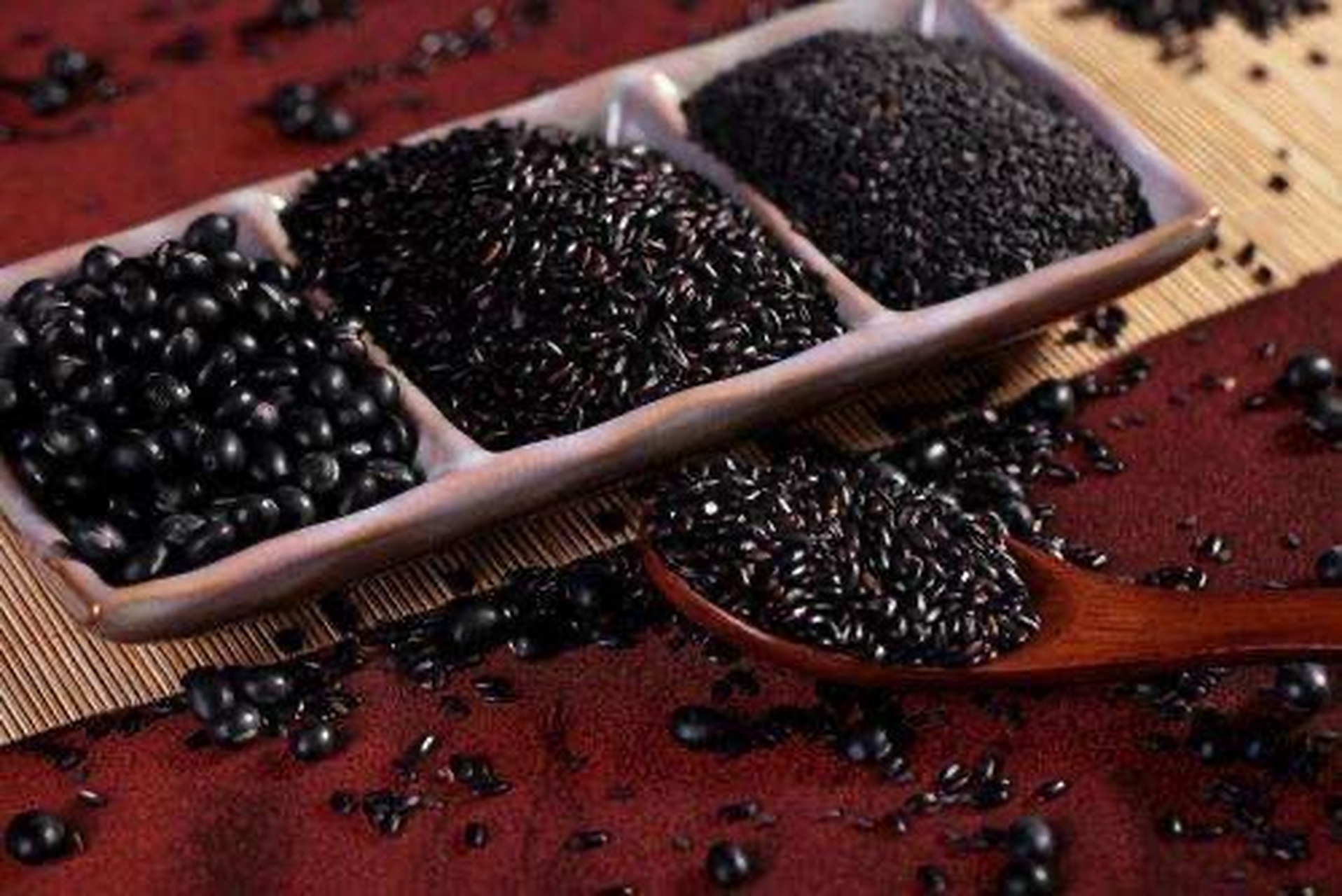 男人吃腰子能养肾?提醒:真正补肾的是这4物,男性平时要多吃