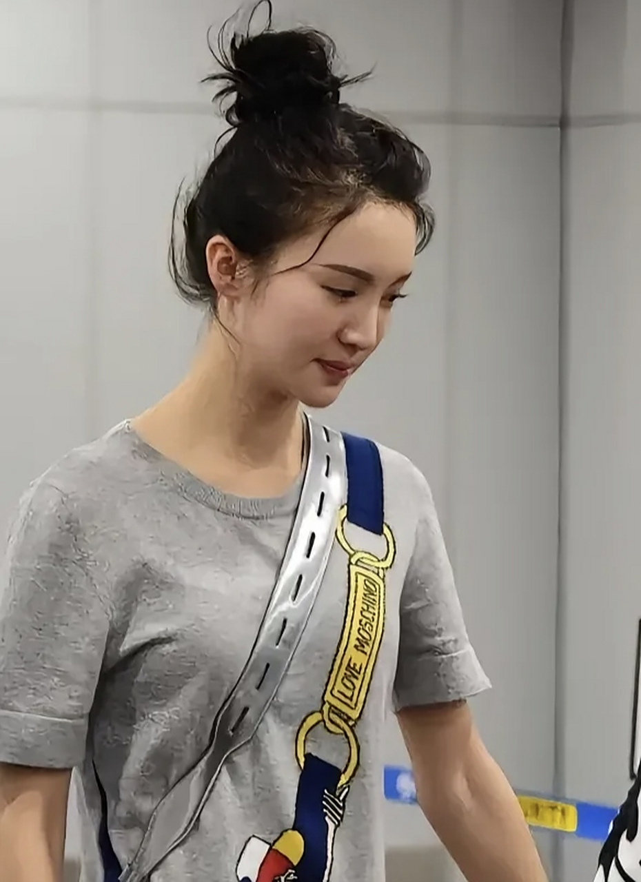 早期的金晨惊为天人,美得不可方物啊!