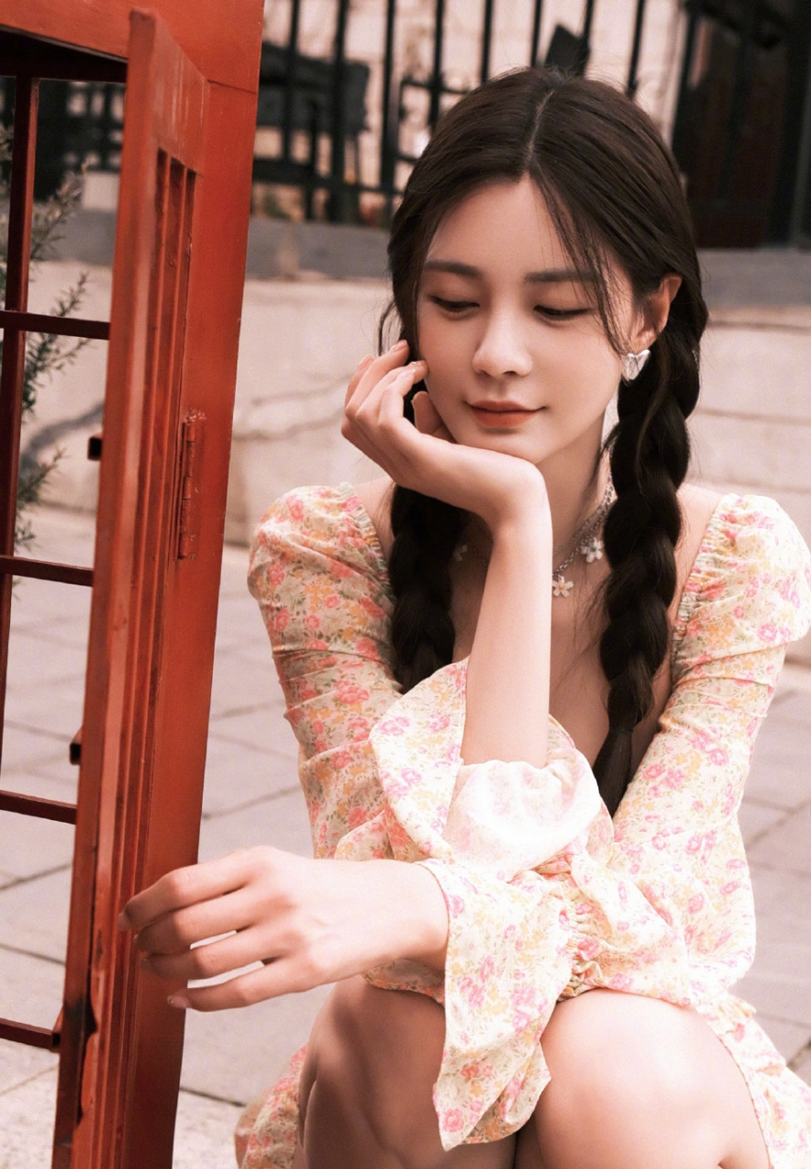 676767" 祝沈梦辰生日快乐,两人互动尽显甜蜜.