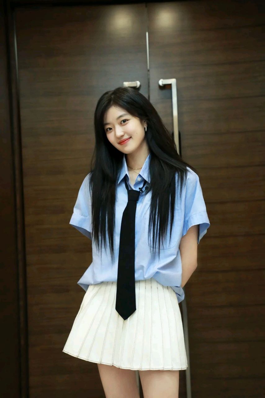 "小花"孙千,清纯甜美,俏皮可爱.#孙千# #清纯美女