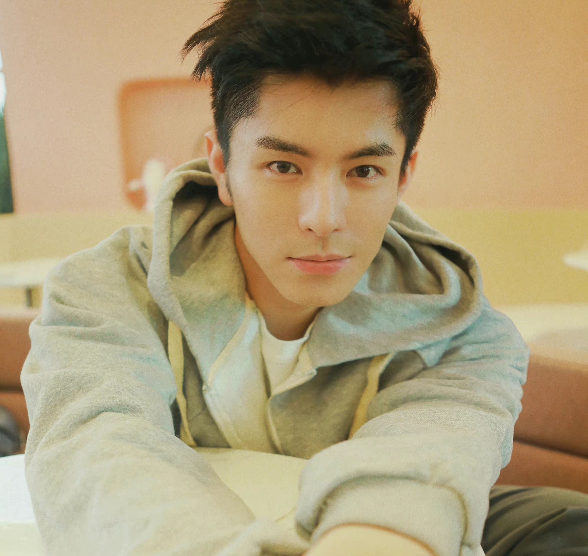 香蜜扑哧君大方承认do脸:2022年了不会还有人觉得演艺圈整容死罪?