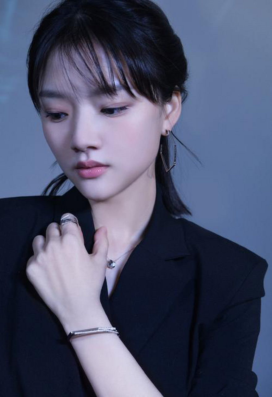 任敏,中国内地女演员,1999年12月17日出生于湖南省,毕业于中央戏剧