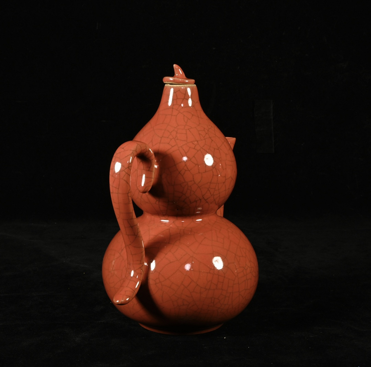 宋汝窑红釉青凉寺御制款葫芦壶,高16.5×13厘米