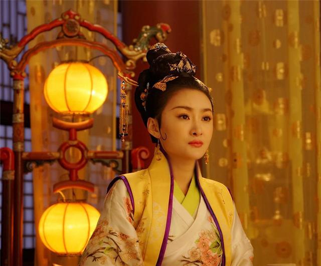 宋太宗驾崩,宦官王继恩打算拥立赵元佐,吕端一个举动破其阴谋