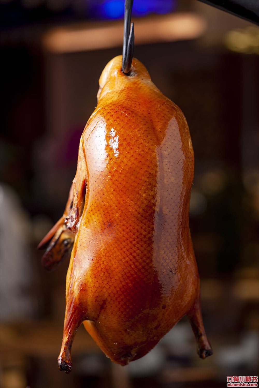 这时大家开心的神情如同脆皮烤鸭里的油脂,溢满了整个单位.