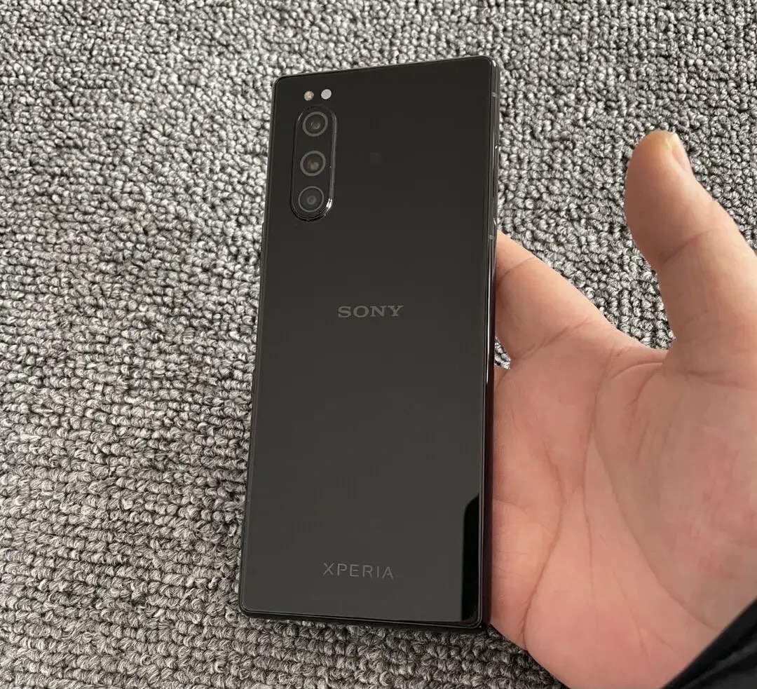 因为外观颜值入手索尼xperia5,体验之后才发现本土优化是闹着玩