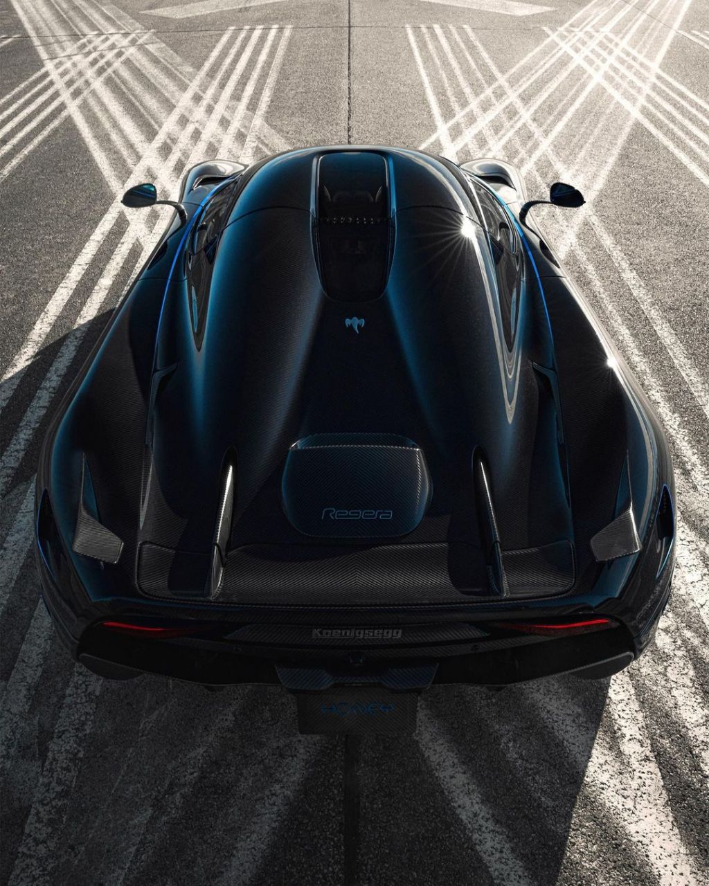 #科尼塞克# jesko absolut  这车也有名头:陆地火箭.其速度可见一斑了