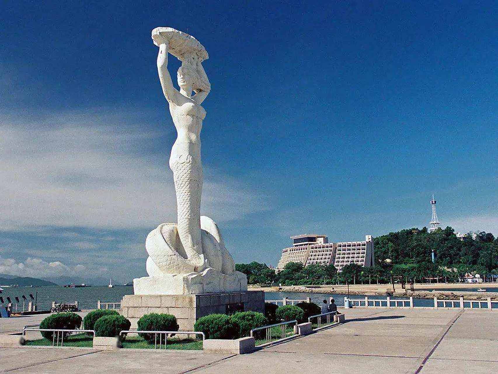 蛇口-女娲补天雕塑: 女娲"为了他人,不怕牺牲"的精神表现出来了吗?