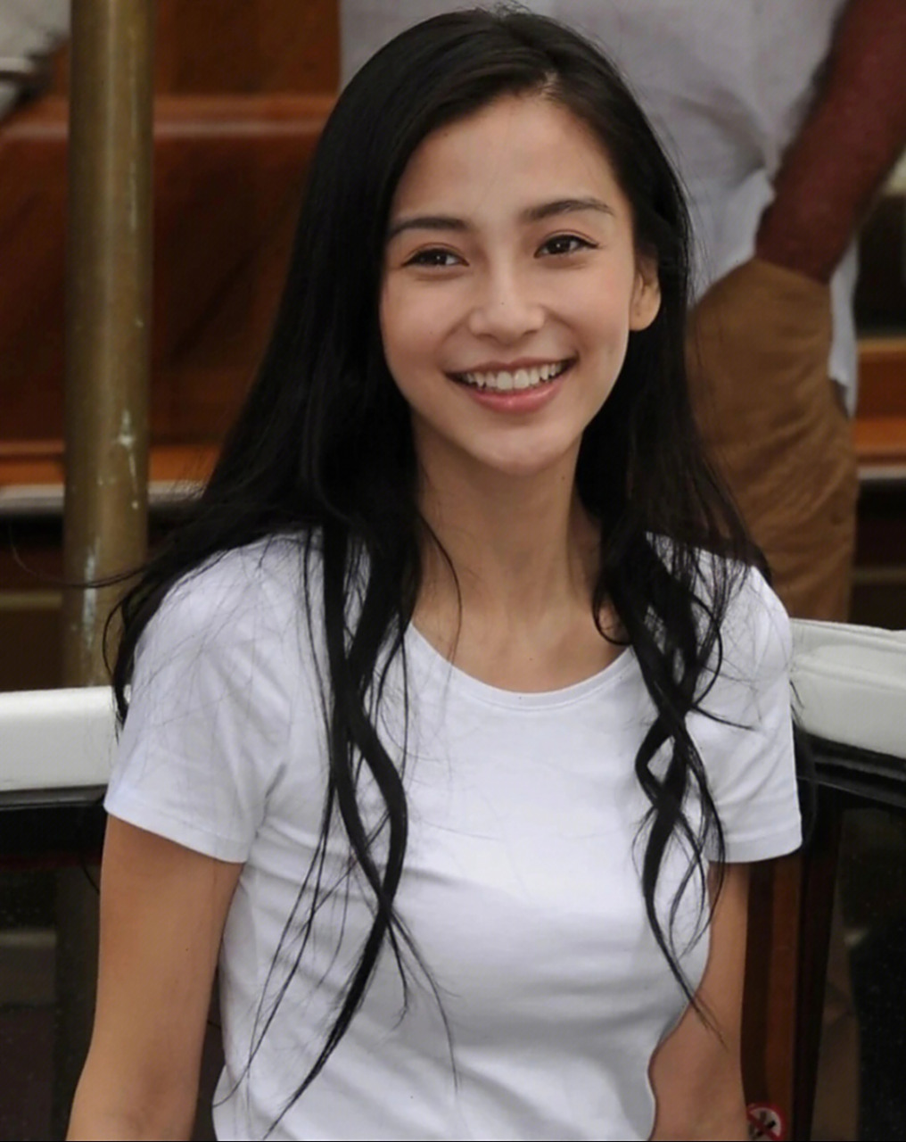 angelababy素颜肤色还是不白,却依然美的过分