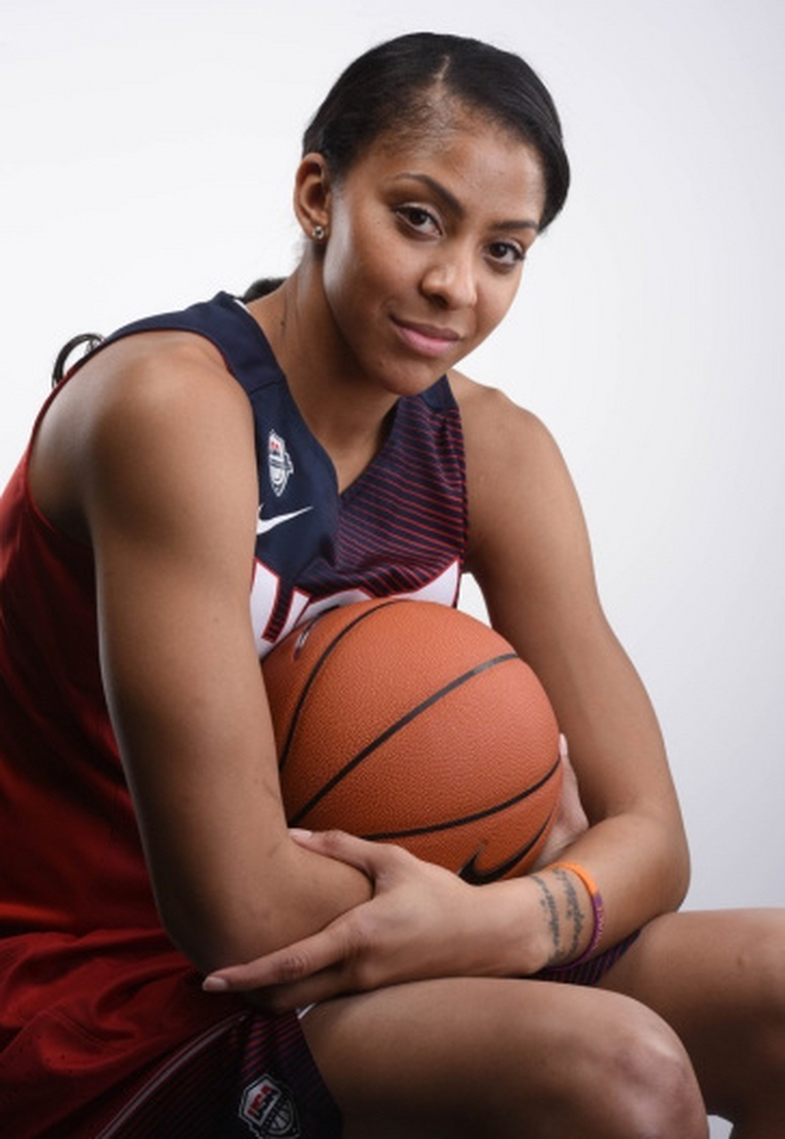 wnba著名的女飞人,有"女版詹姆斯"之称,以扣篮闻名全美.