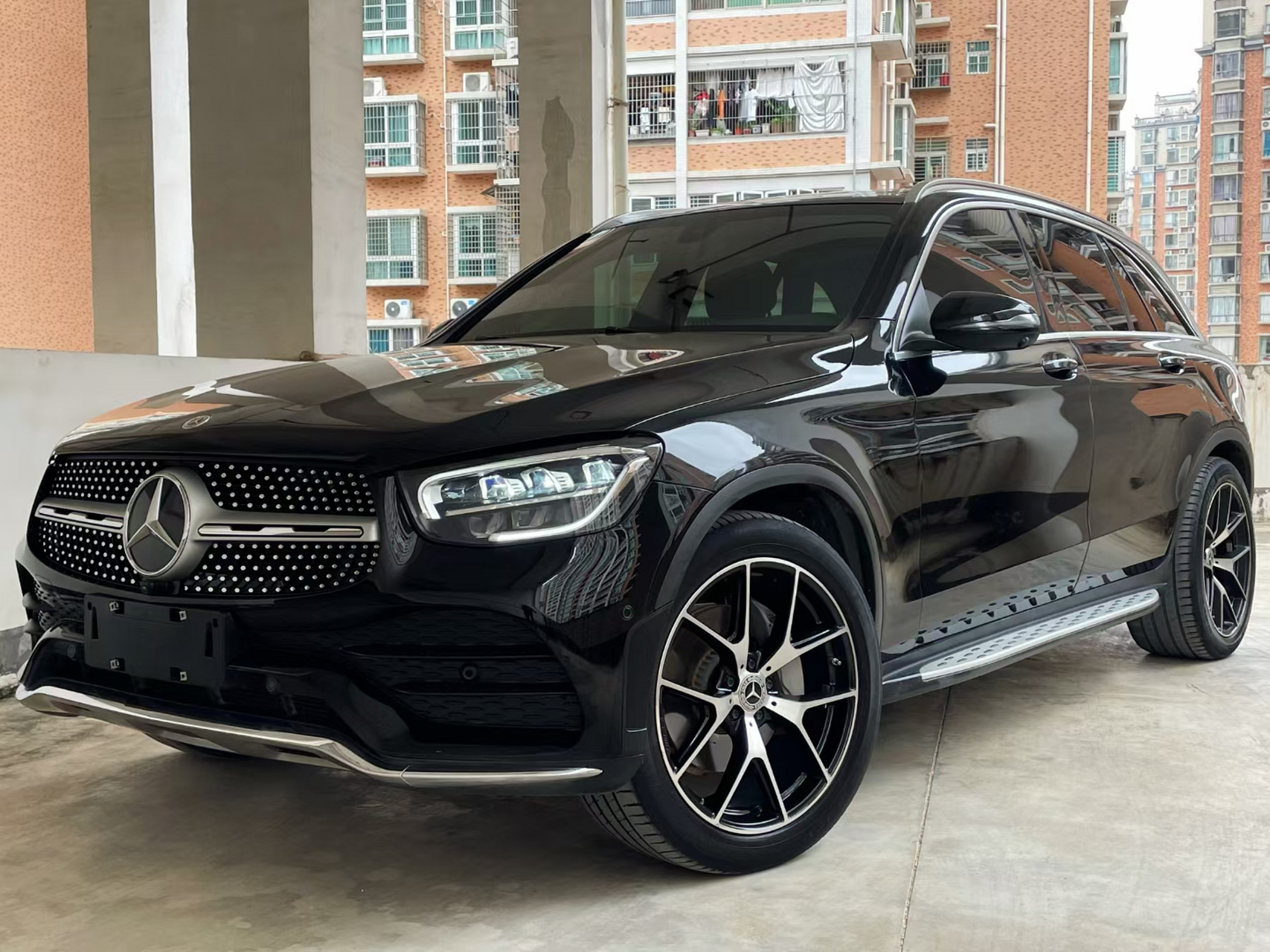 奔驰-glc260l   2021款 4matic 豪华  改装gle amg 轮毂 ,集经典豪华
